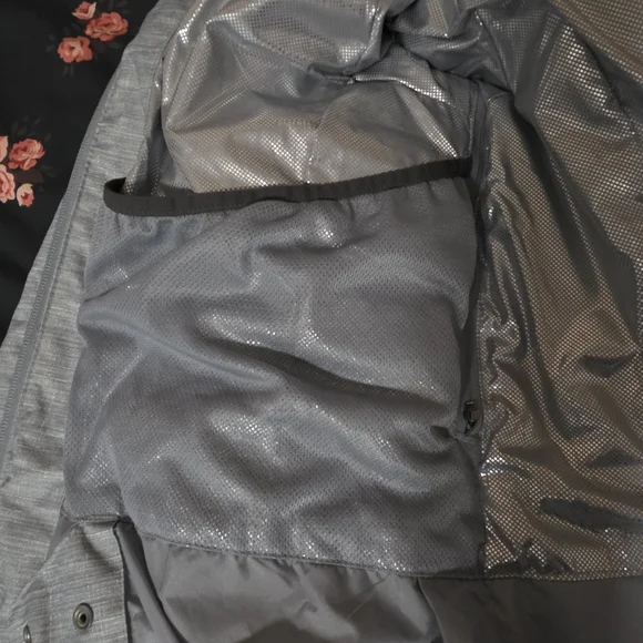 Columbia Women's Gray Puffer Jacket with Faux Fur Hood - Picture 6 of 7